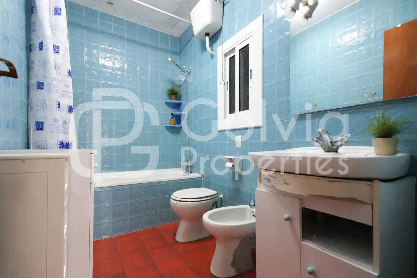Bathroom of Flat for sale in L'Hospitalet de Llobregat  with Parquet flooring and Balcony