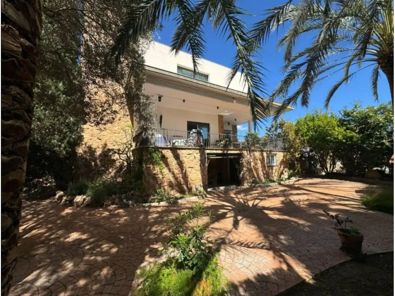 Vista exterior de Casa o xalet en venda en Riba-roja de Túria amb Aire condicionat, Calefacció i Jardí privat