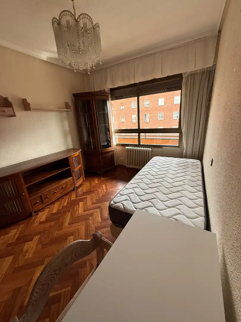 Schlafzimmer von Wohnung zur Miete in Madrid mit Heizung, Terrasse und Möbliert