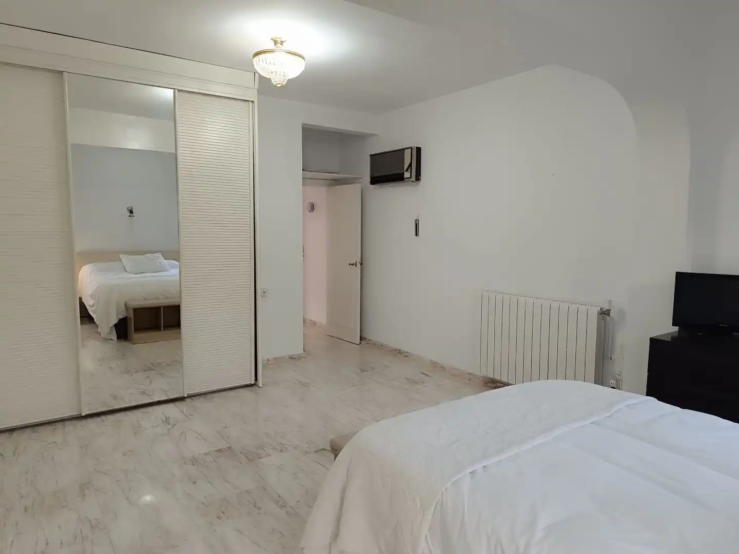 Bedroom of Houses for sale in L'Alfàs del Pi  with Air Conditioner, Private garden and Terrace