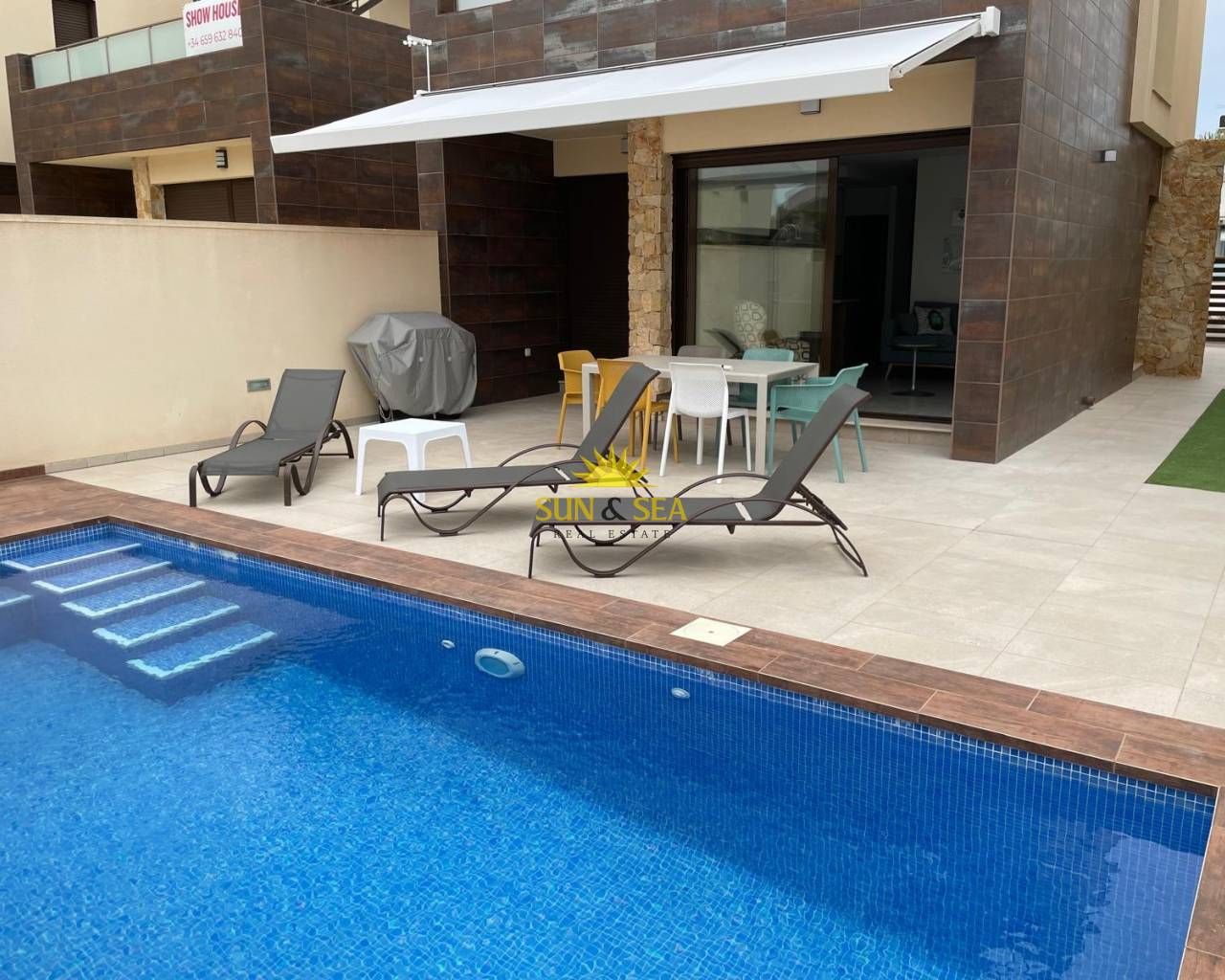Piscina de Casa o xalet de lloguer en San Pedro del Pinatar amb Aire condicionat, Calefacció i Jardí privat