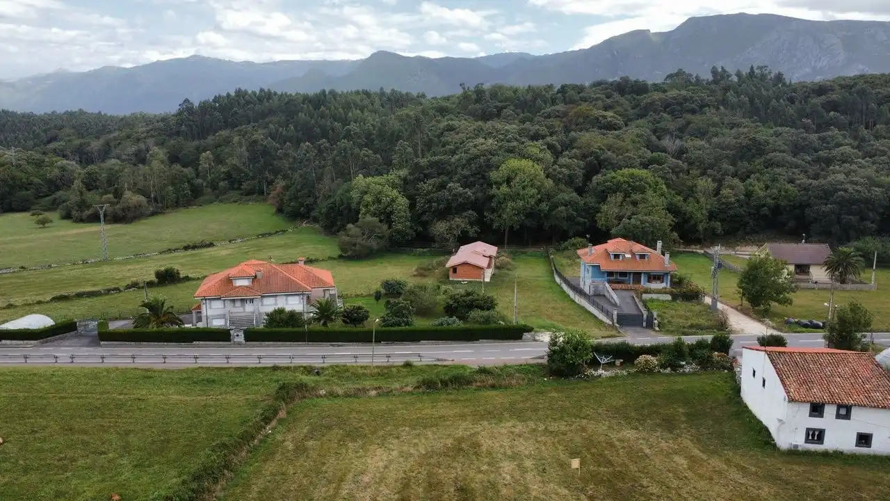 Vista exterior de Residencial en venda en Llanes