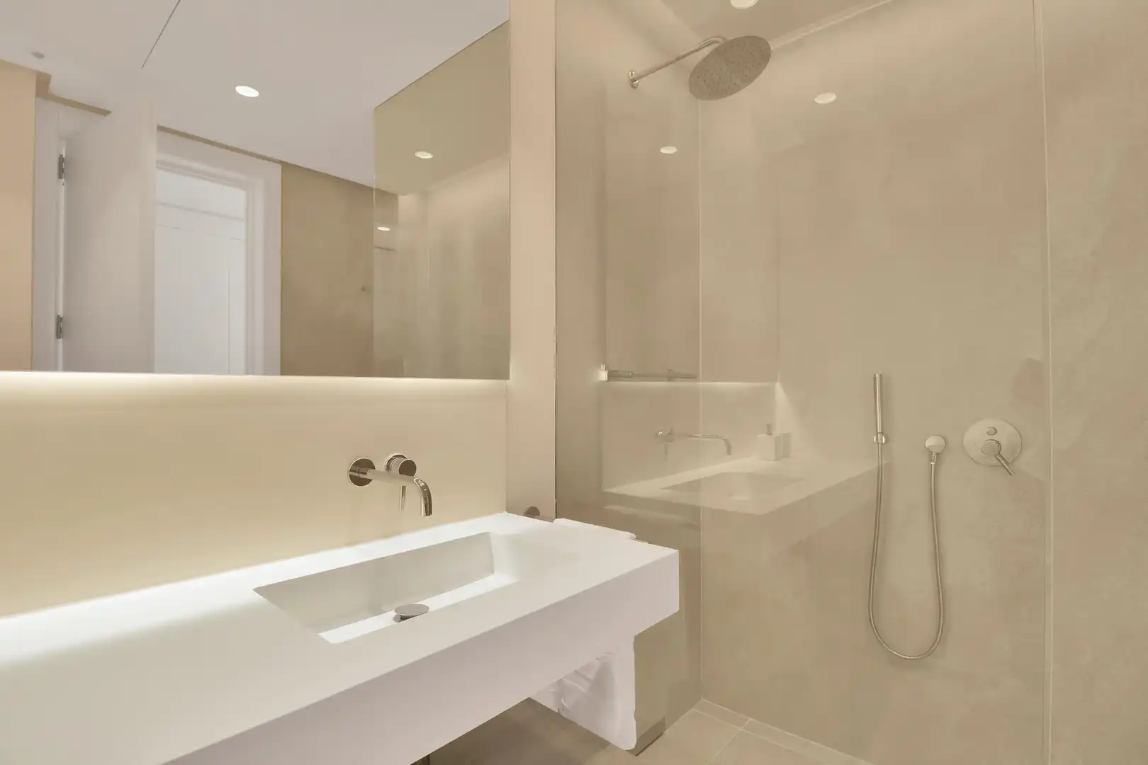 Apartment with pool for sale in 12 Calle Londres, imagen 19