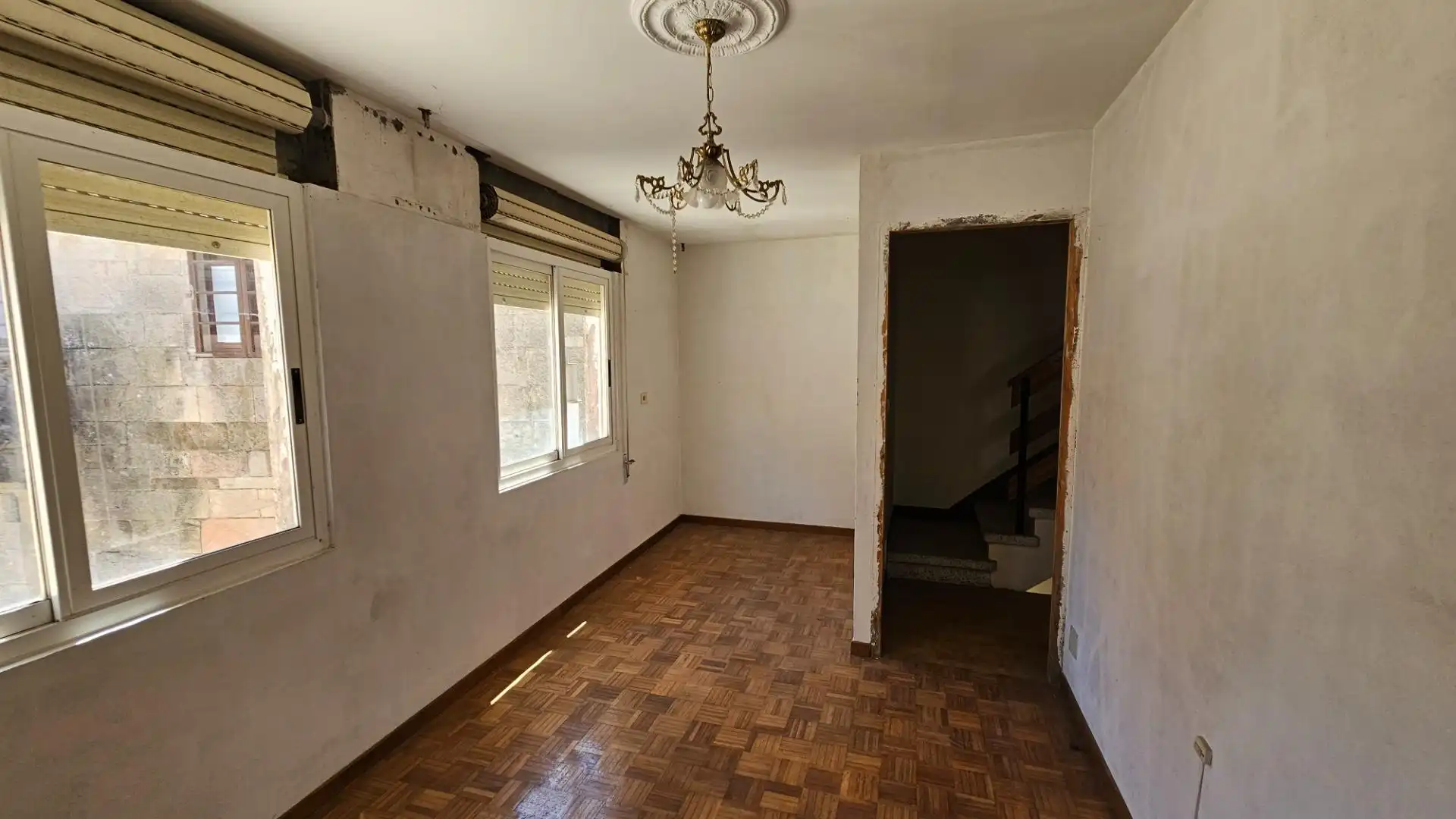 Buildings for sale in Cee