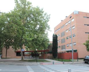 Vista exterior de Pis en venda en Alcalá de Henares amb Calefacció