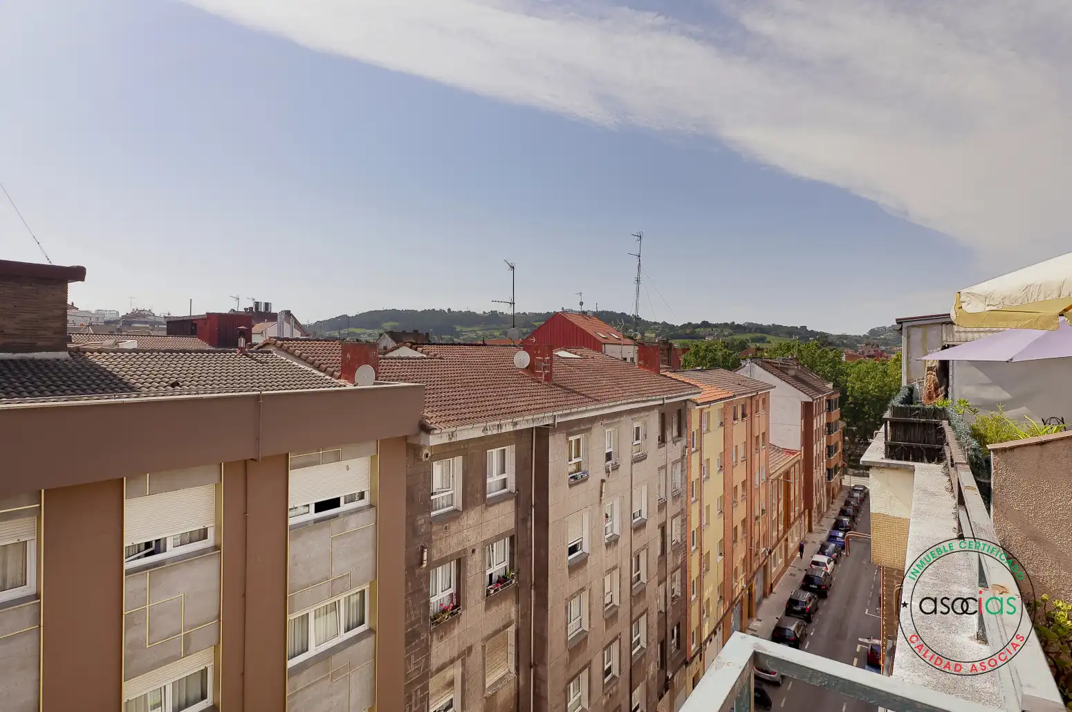 Vista exterior de Àtic en venda en Gijón  amb Terrassa
