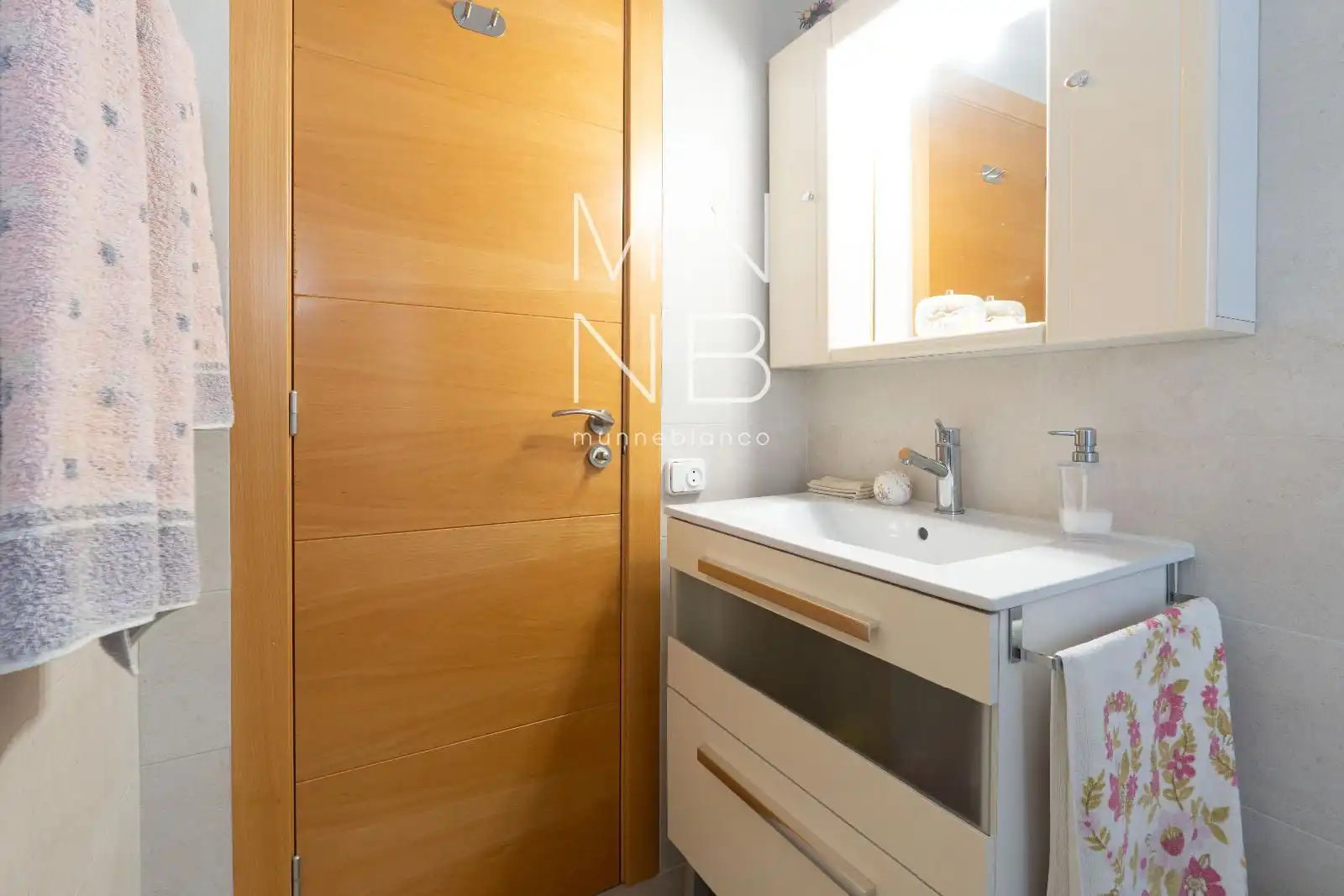 Baño de Piso en venta en Población de Arroyo con Aire acondicionado, Calefacción y Terraza