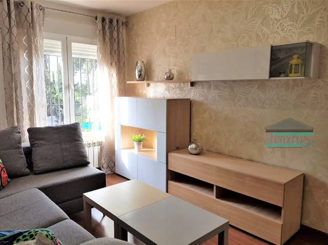 Piso en Alquiler en Calle Herrería, 21 en La Zubia Ciudad