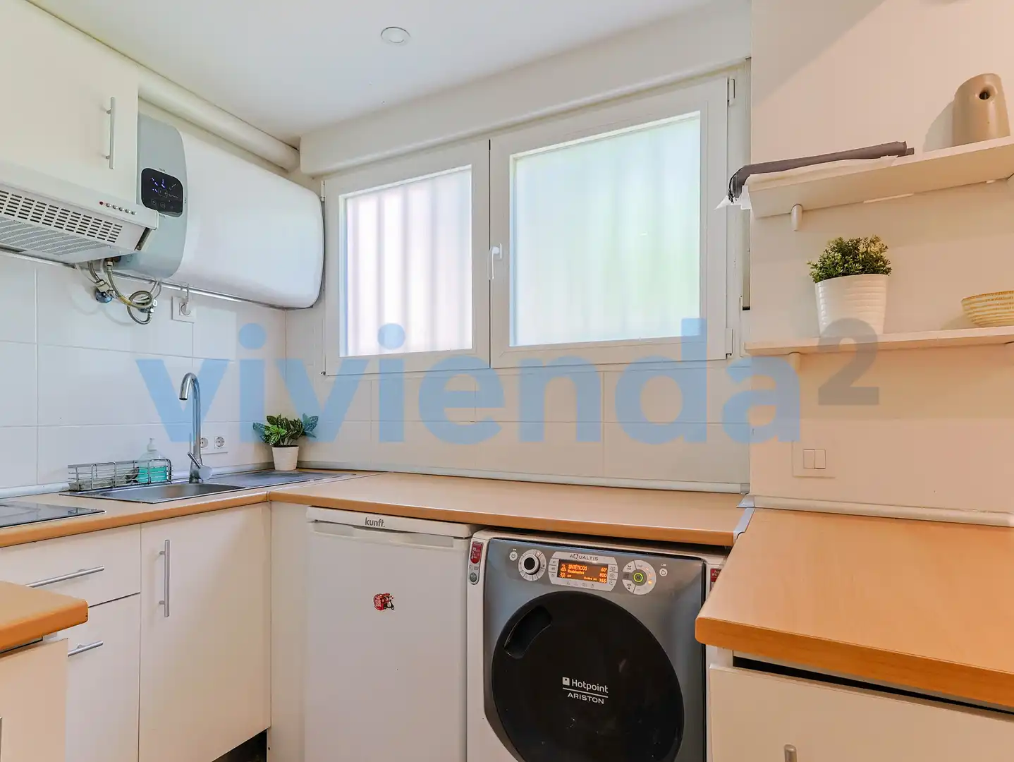 Cuina de Local en venda en Madrid amb Aire condicionat, Calefacció i Moblat