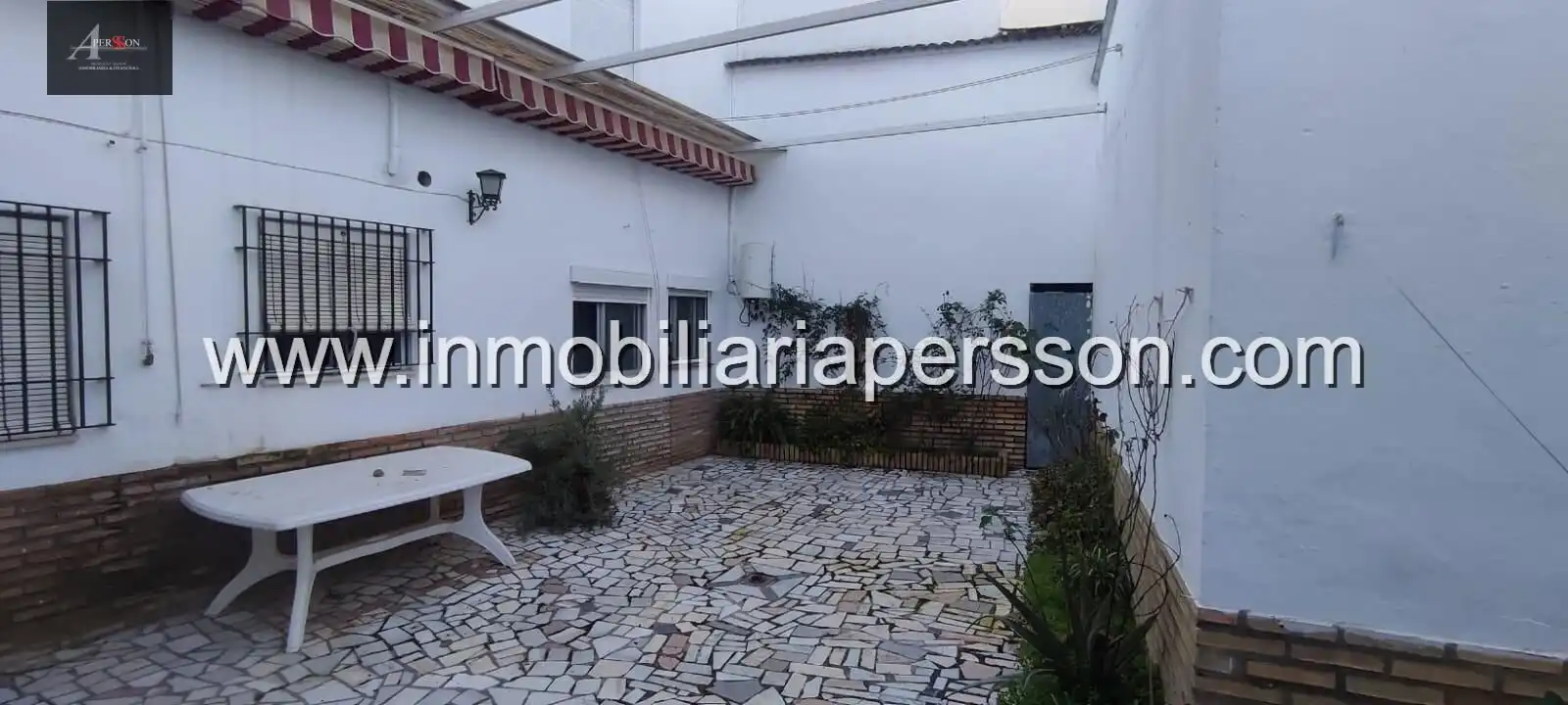 Vista exterior de Casa o xalet en venda en Écija amb Terrassa, Traster i Balcó