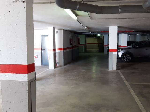 Garaje en Alquiler en Avinguda de Josep Ferrer i Domingo, 34 en Can Fatjó - Sant Jordi Park - Plana del Castell