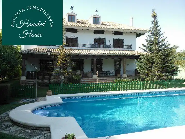Vista exterior de Casa o xalet en venda en Albacete amb Terrassa