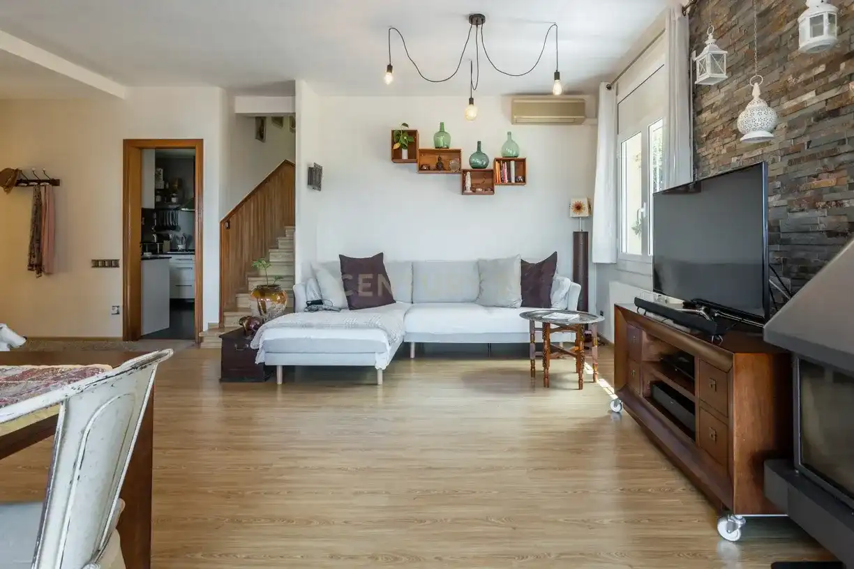 Houses for sale in Carrer Dos de Maig, Sant Just Desvern, Spain, -1, La Miranda - Can Candeler