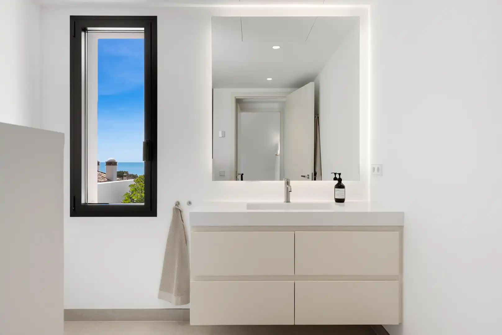Chalet con piscina en venta en Las Chapas - El Rosario, imagen 48