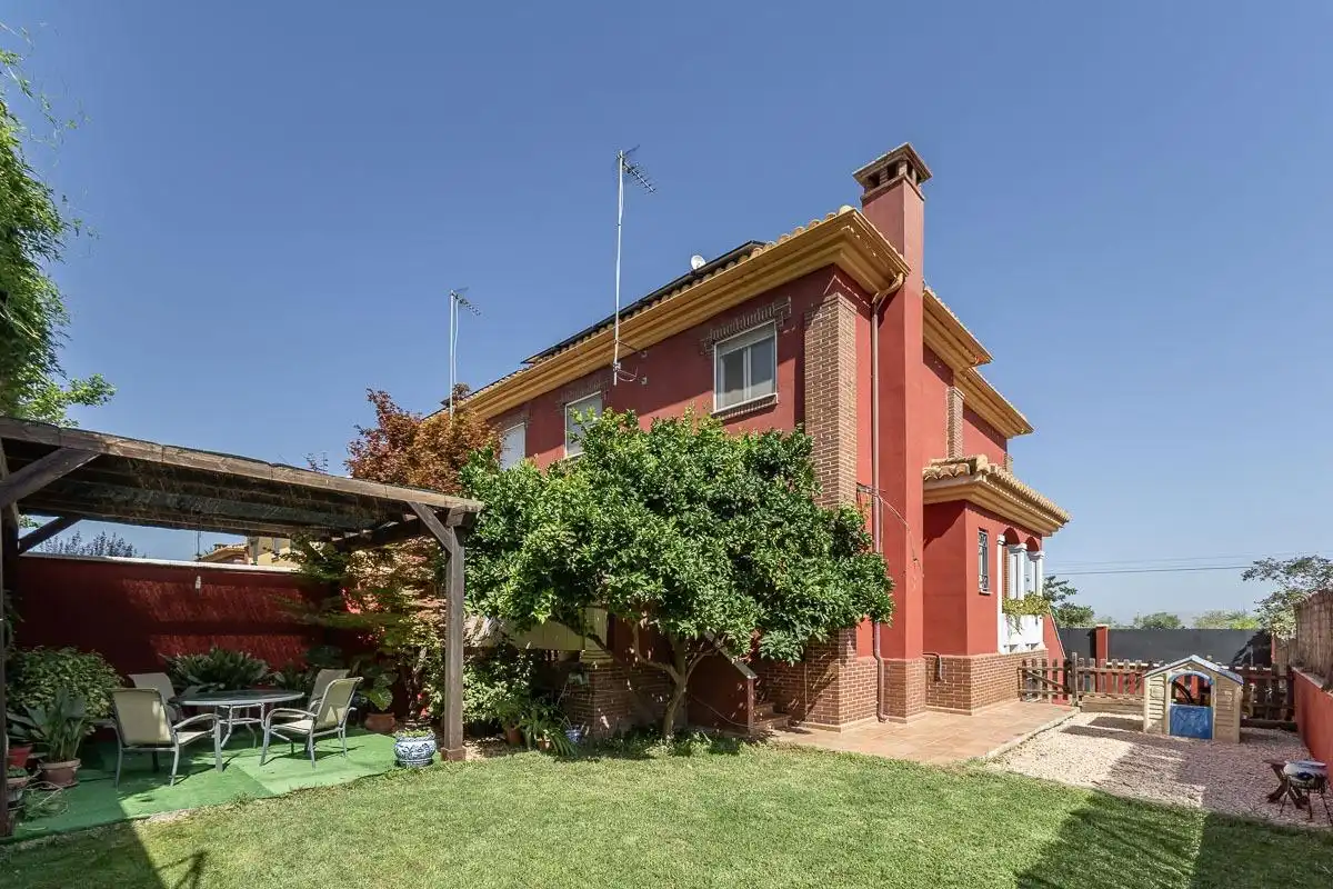Jardí de Casa adosada en venda en Alhendín amb Aire condicionat, Calefacció i Jardí privat