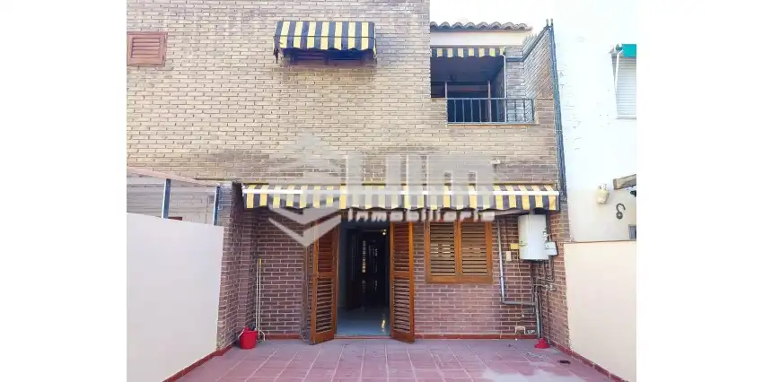 Terraced house with terrace for sale in REINA MARIA CRISTINA