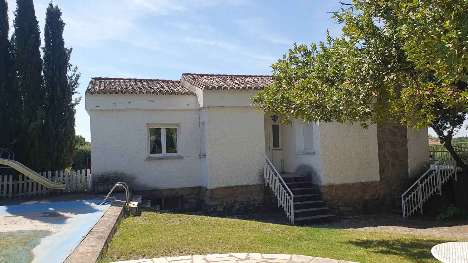 Vista exterior de Casa o xalet en venda en Valdemorillo amb Calefacció, Jardí privat i Terrassa