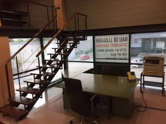 Office for rent in Manlleu  with Air Conditioner, Storage room and Furnished