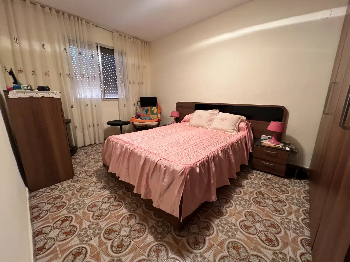 Schlafzimmer von Erdgeschoss zum Verkauf in Tarragona mit Klimaanlage, Privatgarten und Terrasse