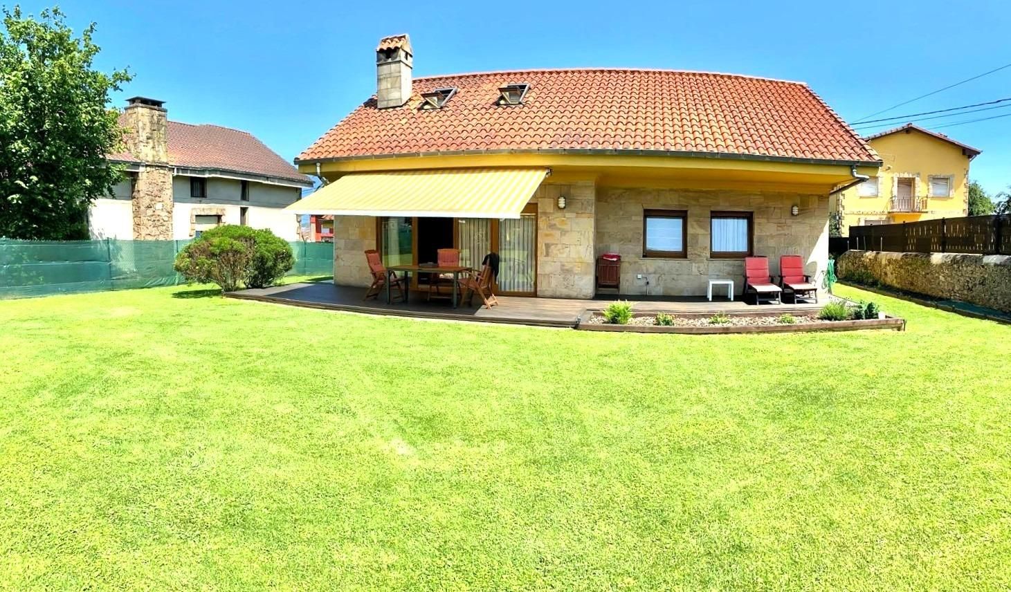 Jardí de Casa o xalet en venda en Camargo amb Calefacció, Jardí privat i Parquet