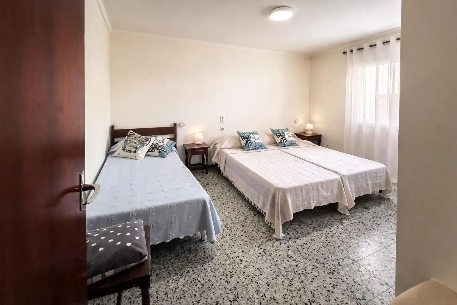 Bedroom of Flat for sale in Roses  with Community pool