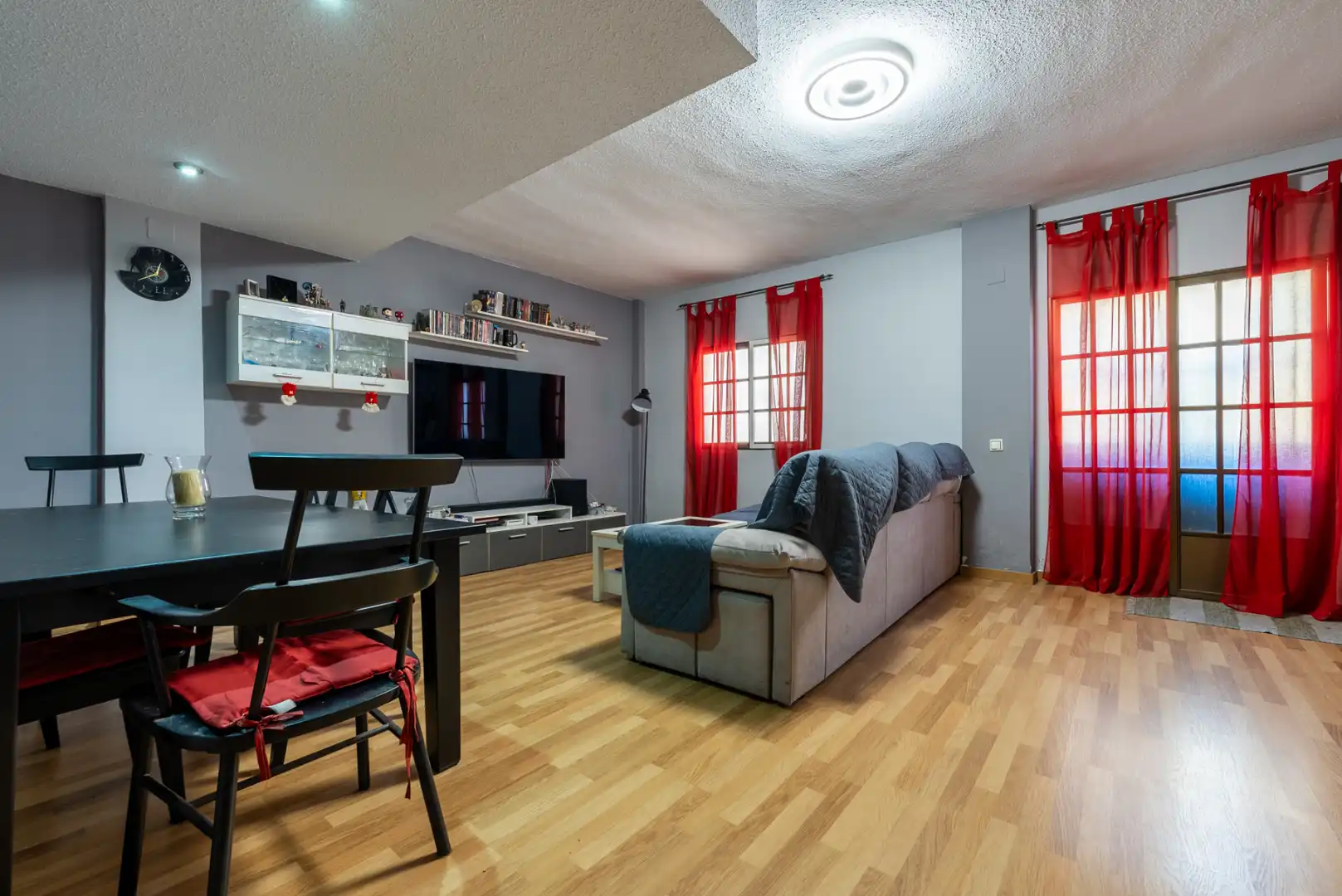 Living room of Detached homes for sale in Montequinto  with Air Conditioner, Heating and Parquet flooring