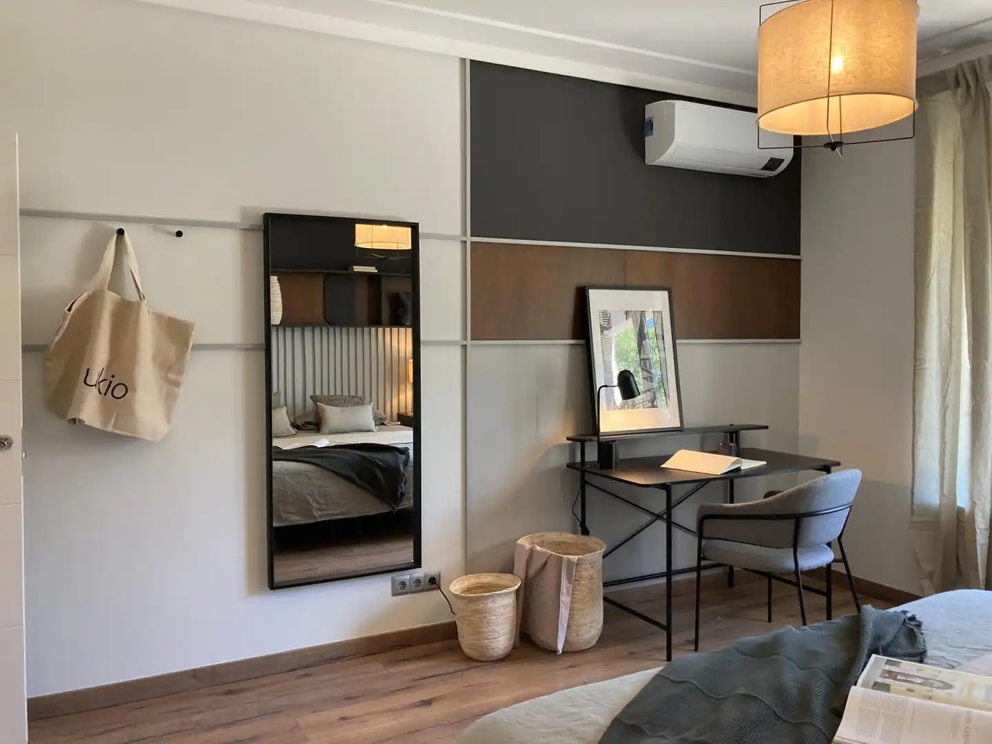 Dormitori de Apartament de lloguer en Madrid amb Aire condicionat, Calefacció i Moblat