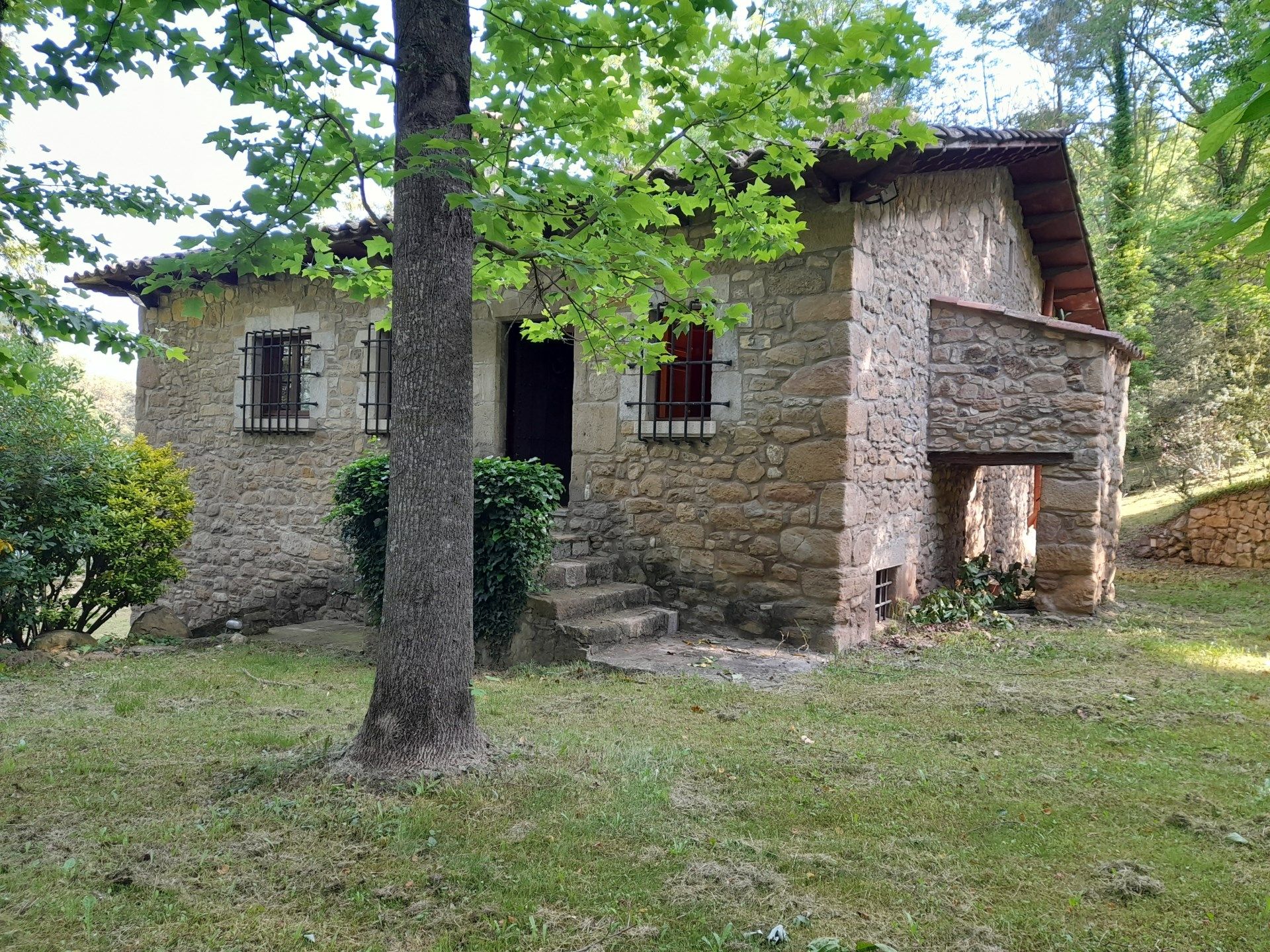 Exterior view of Country house for sale in La Vall d'en Bas  with Heating and Furnished