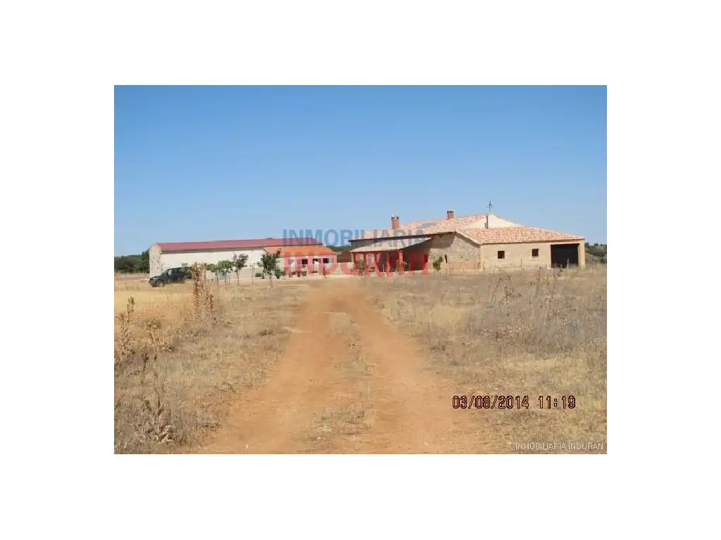 Finca rústica en venda en Almedina