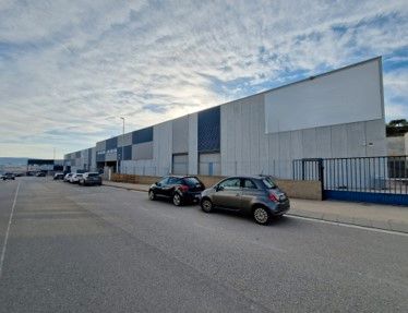 Vista exterior de Nau industrial de lloguer en Sant Esteve Sesrovires amb Calefacció