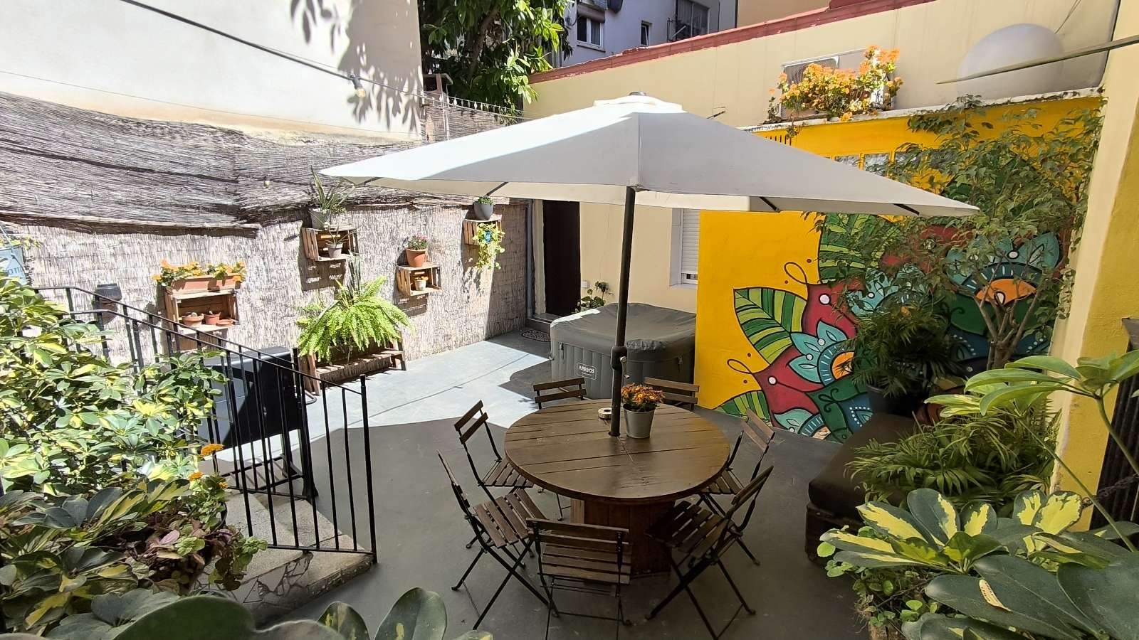 Terrassa de Apartament per a compartir en  Barcelona Capital amb Aire condicionat, Calefacció i Terrassa