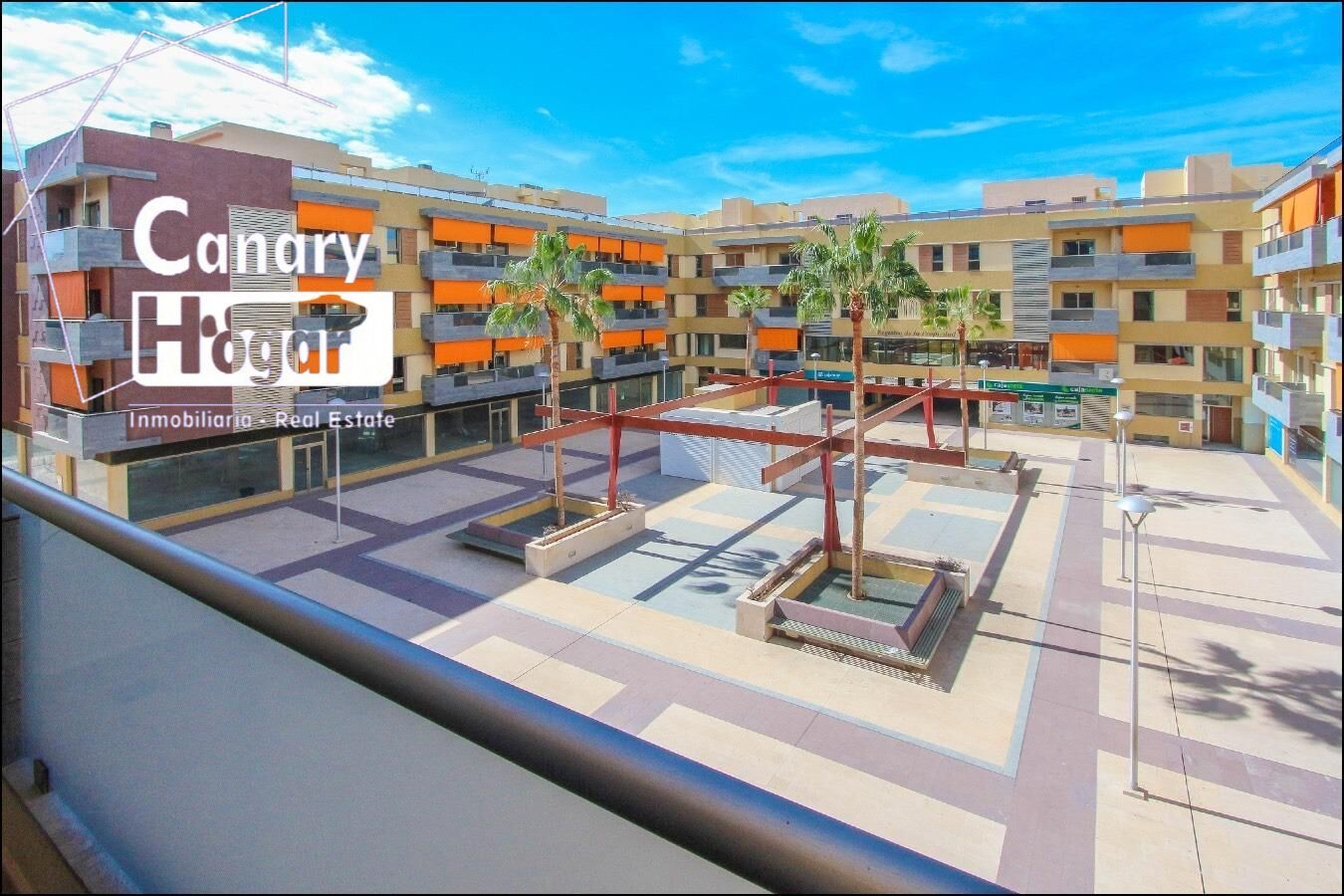 Vista exterior de Apartament en venda en Guía de Isora amb Terrassa, Traster i Moblat