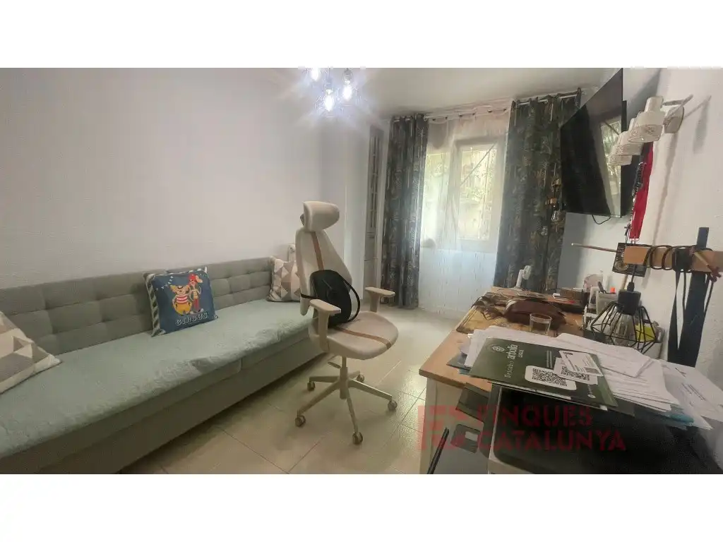 Habitación de Piso en venta en Girona con Aire acondicionado, Calefacción y Balcón