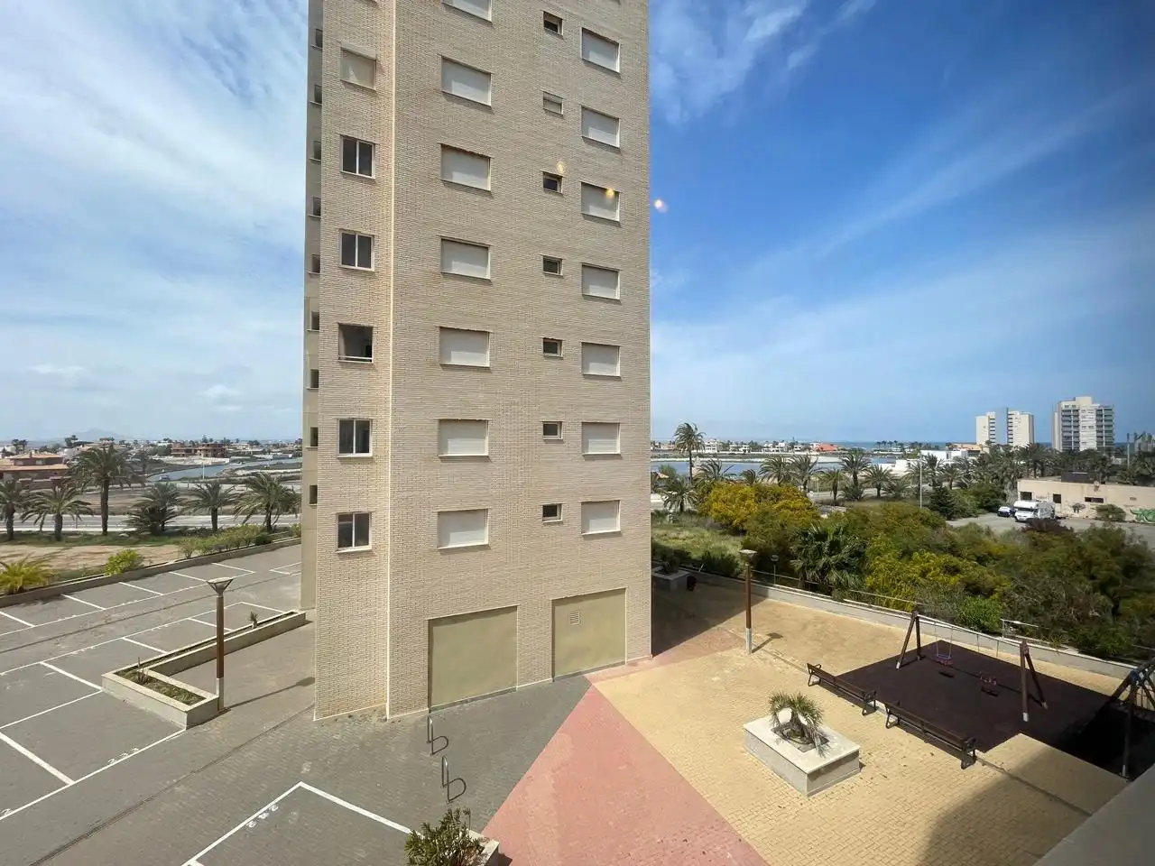 Vista exterior de Apartament en venda en La Manga del Mar Menor amb Aire condicionat, Terrassa i Piscina
