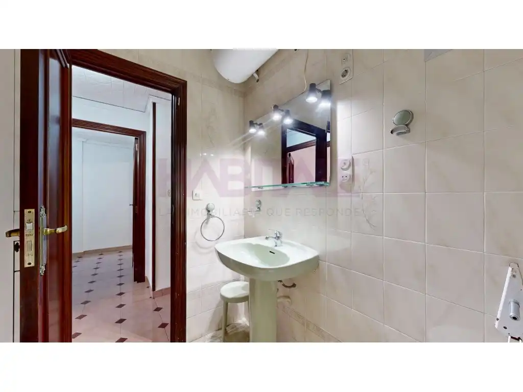 Bathroom of Flat for sale in Valencia  with Balcony