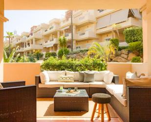 Terrassa de Apartament de lloguer en Estepona amb Aire condicionat, Calefacció i Jardí privat