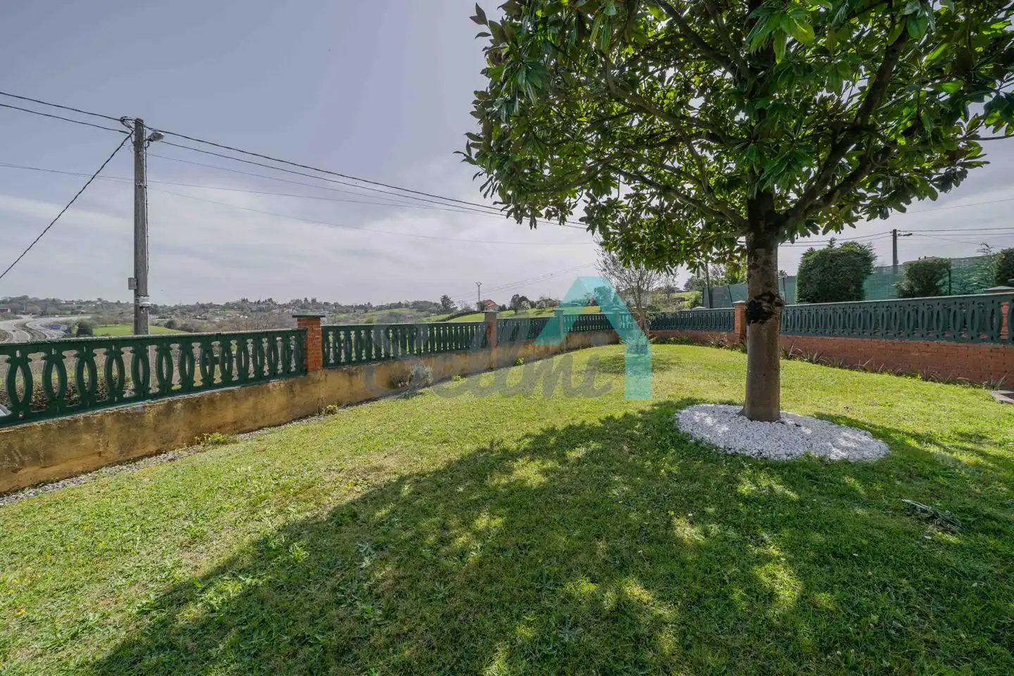 Jardí de Casa o xalet en venda en Oviedo  amb Calefacció, Jardí privat i Parquet