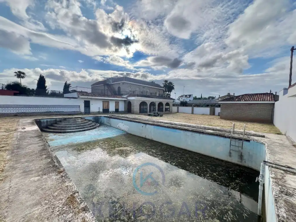 Piscina de Casa o chalet en venta en Dos Hermanas con Piscina
