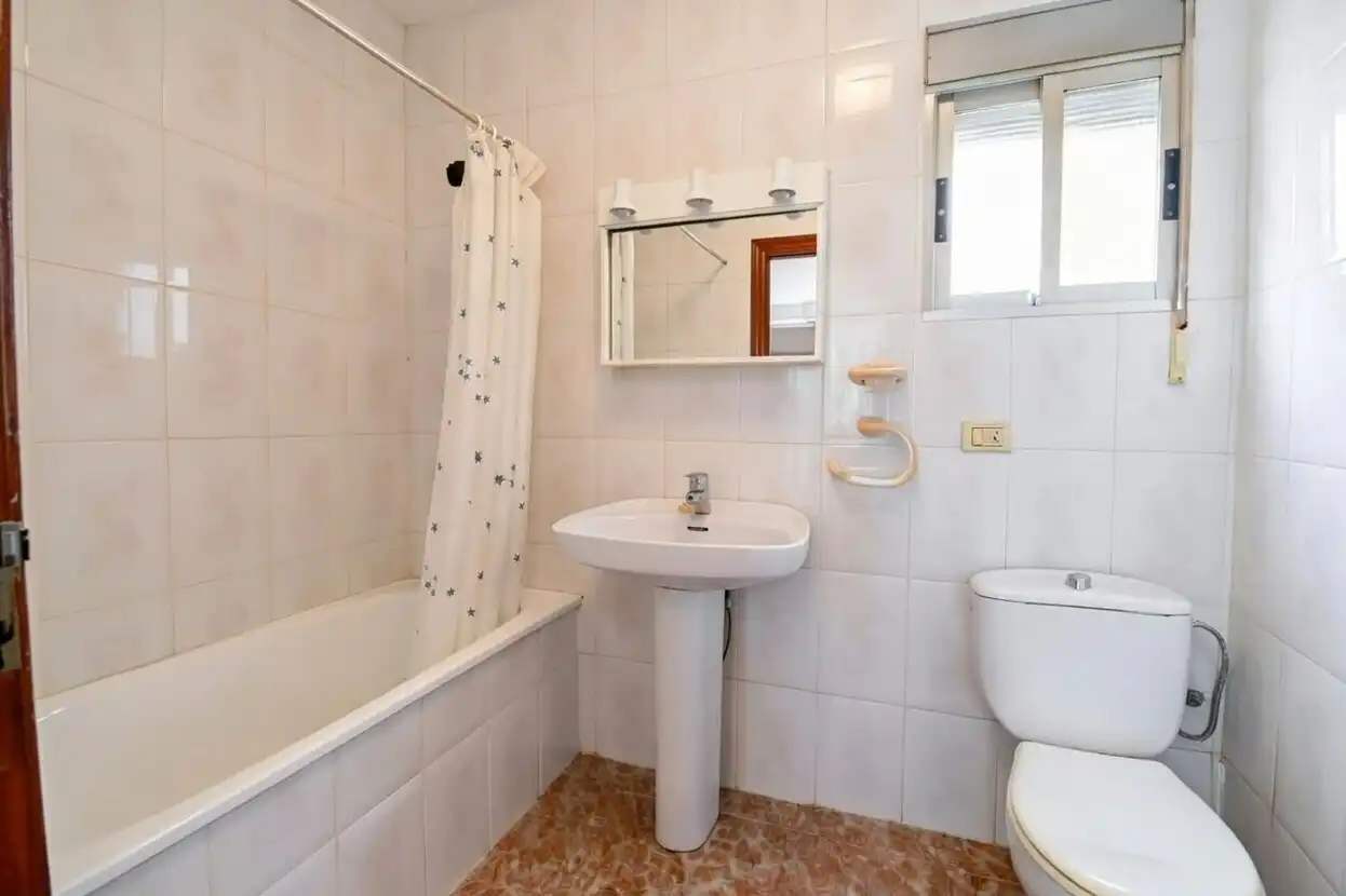 Baño de Casa o chalet en venta en Castellón de la Plana / Castelló de la Plana con Terraza