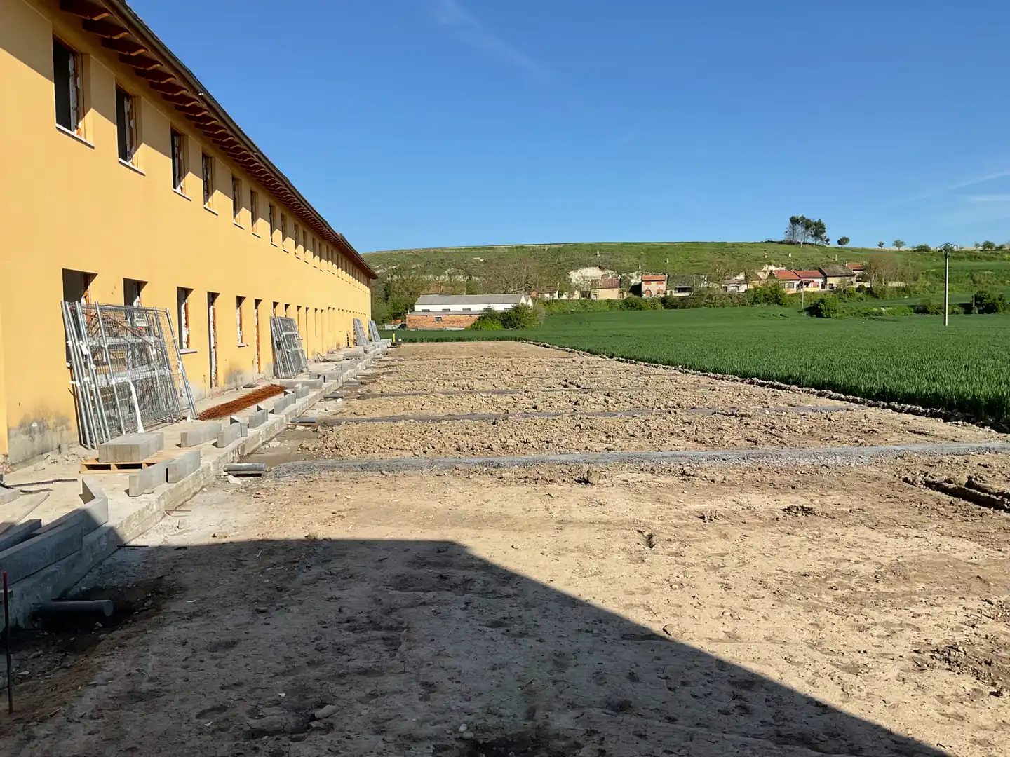 Vista exterior de Casa adosada en venda en Herramélluri amb Calefacció, Jardí privat i Parquet