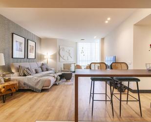 Sala d'estar de Apartament per a compartir en  Madrid Capital amb Aire condicionat i Terrassa