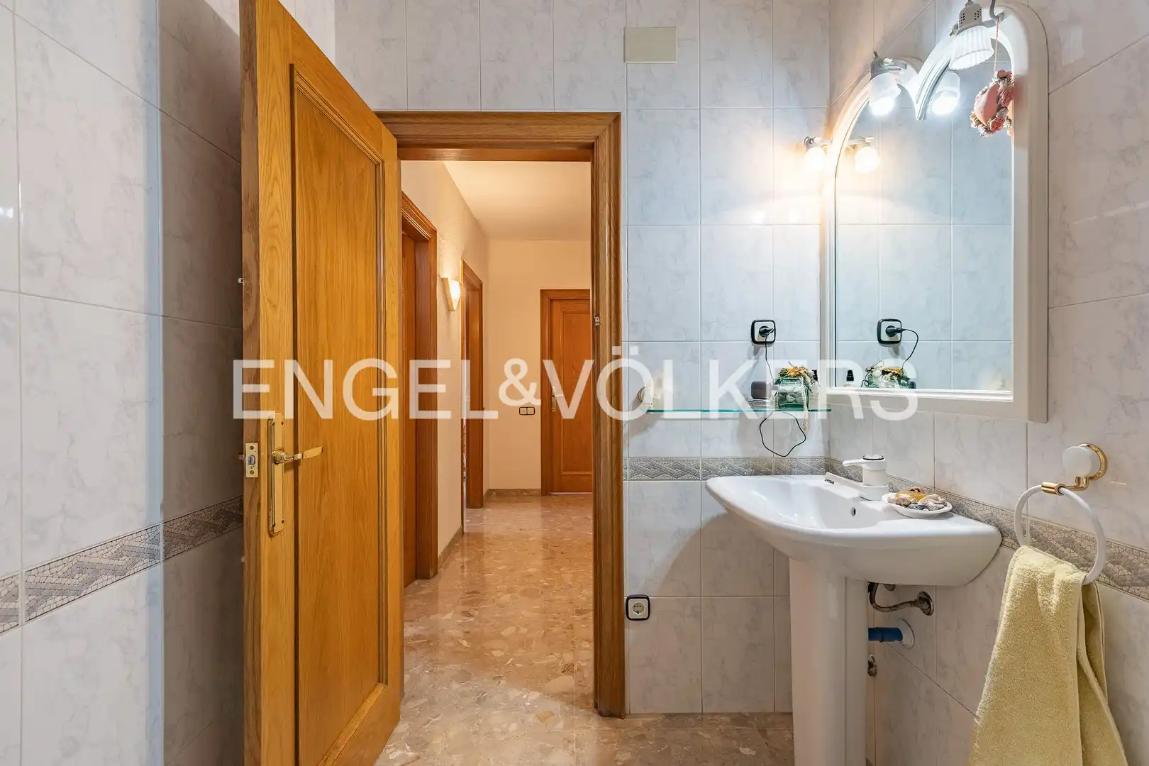 Bathroom of Houses for sale in Terrassa  with Air Conditioner, Heating and Private garden