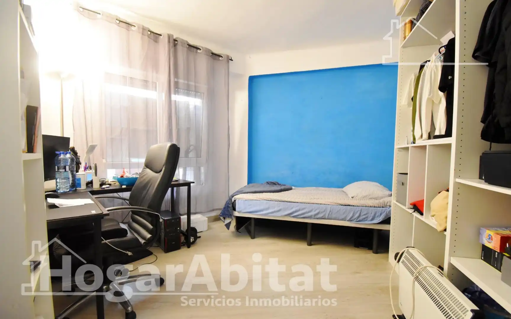 Schlafzimmer von Wohnung zum Verkauf in Oliva mit Parkett, Möbliert und Balkon
