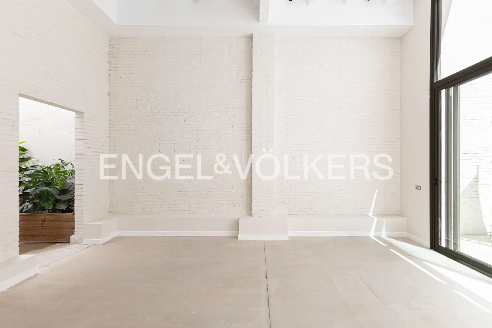 Houses for sale in Barcelona  with Air Conditioner, Heating and Private garden
