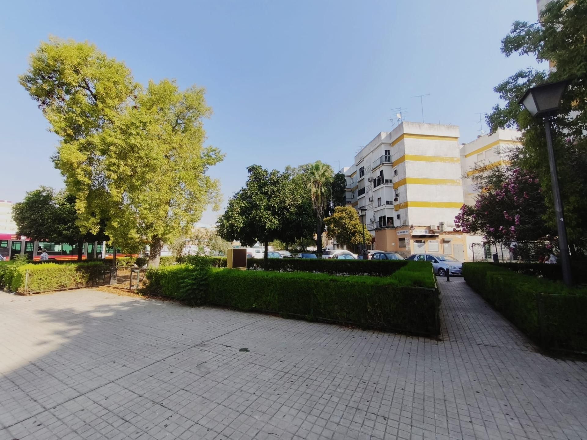 Exterior view of Flat for sale in  Sevilla Capital  with Air Conditioner