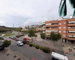 Vista exterior de Pis en venda en Sant Boi de Llobregat amb Aire condicionat, Calefacció i Forn