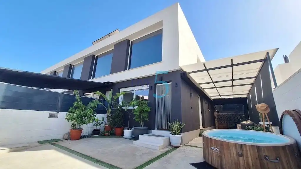 Villa avec terrasse à vendre à Gran Alacant