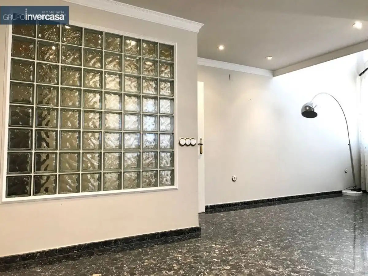 Wohnung zur Miete in Manises mit Klimaanlage