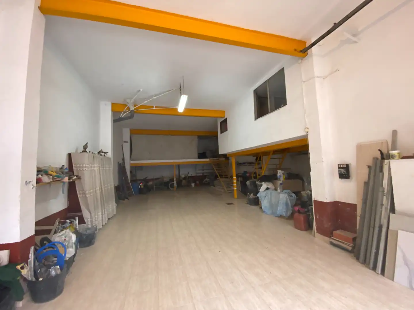 Business premises for sale in Carrer Afores 12