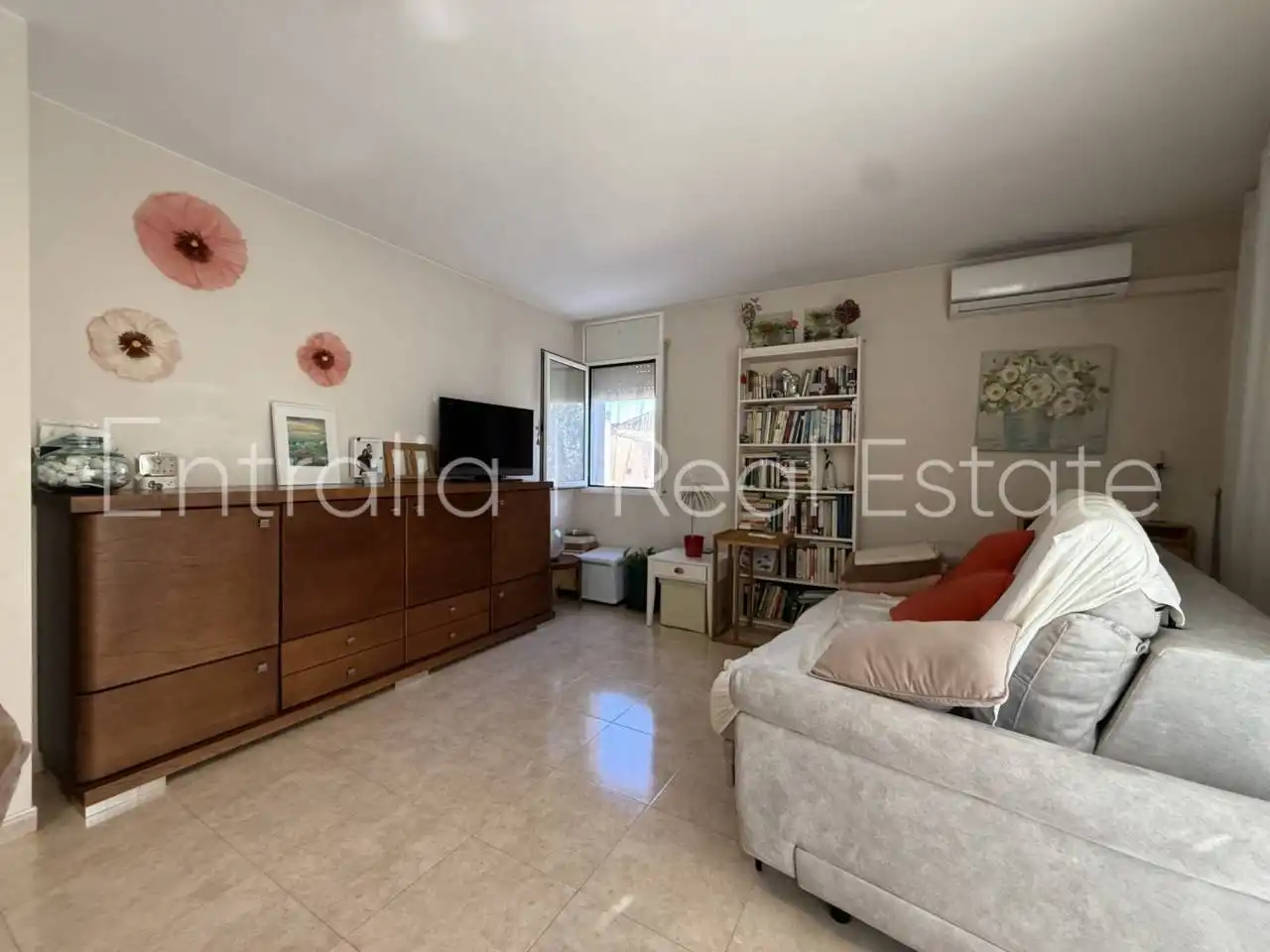 Living room of Flat for sale in Celrà  with Air Conditioner, Heating and Furnished
